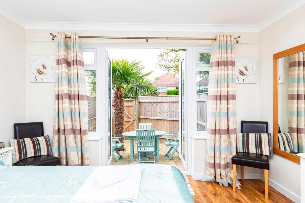 Bournecoast: Lovely Annex With Patio Nr Beach-5286 Bournemouth